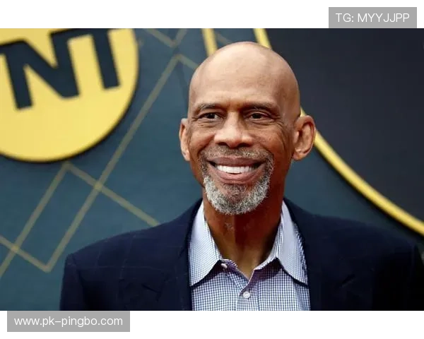 卡里姆·阿布杜尔-贾巴尔高效单打拉开差距 主导球队内线得分结构