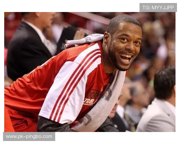 艾尔·霍福德利用挡拆提升防守强度 拉开内线空间效果明显